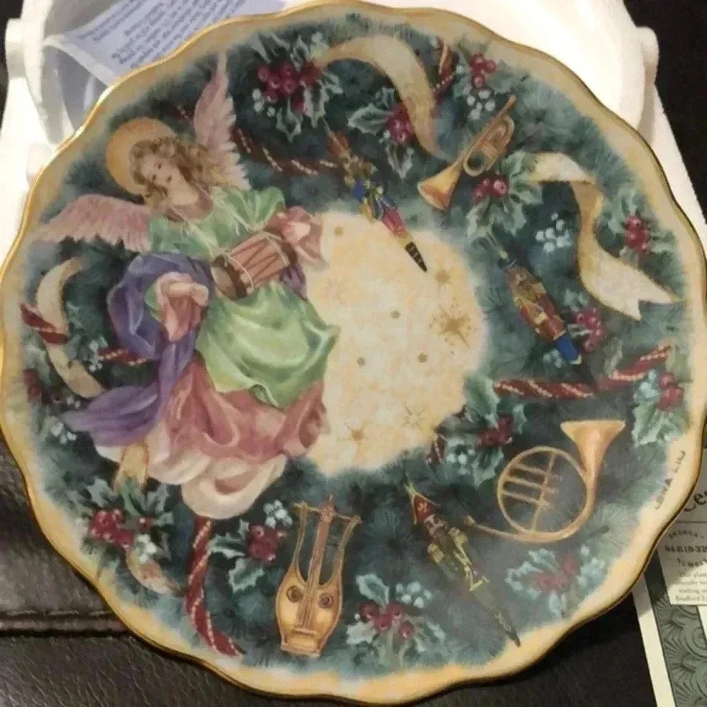 Jubilee collector plate‎ artist Lena Lui